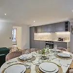 Apartment Saint Germain des Près by Studio prestige