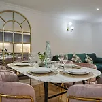 Apartment Saint Germain des Près by Studio prestige